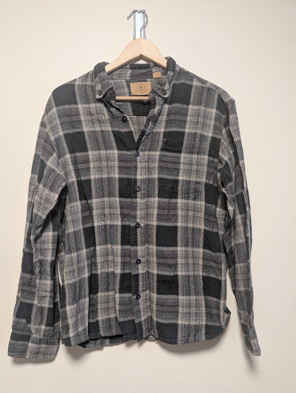 Red Head Ranch Gray Black Plaid Flannel Button Down Shirt M